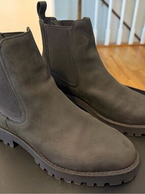 Thursday Boot Company Women’s Matte Black Legend Chelsea Lug Boots